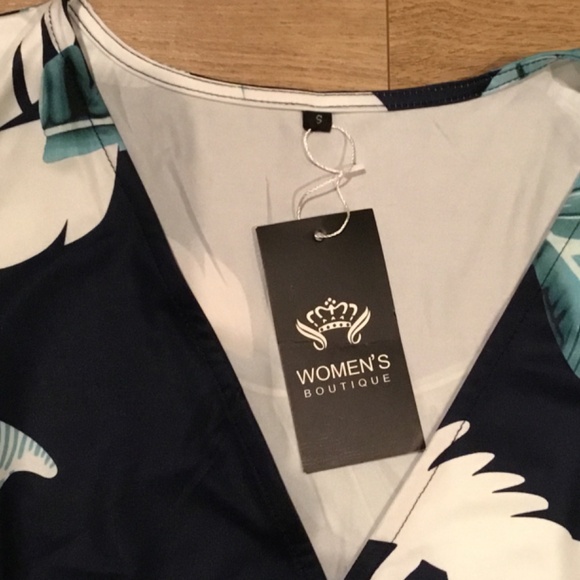 Women’s V Neck Short Sleeve Empire Pleated Waist Maxi Dress - Picture 6 of 7